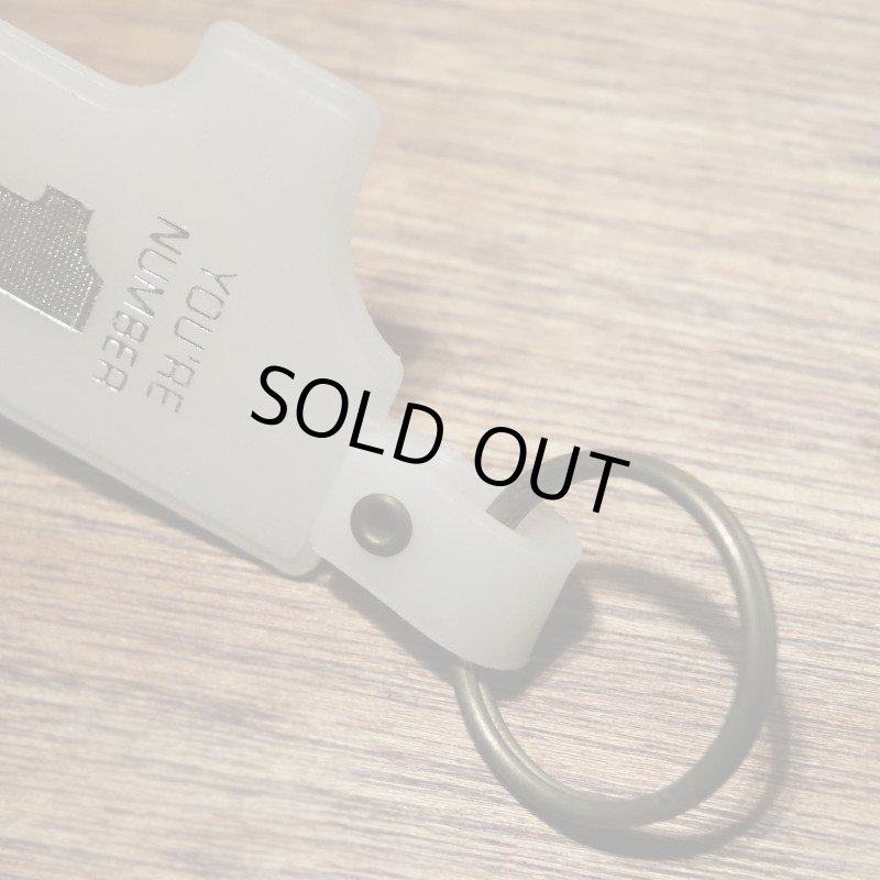 【白・蓄光】アメリカン雑貨USEDアドバタイジングキーホルダーYOU 'RE NUMBER1｜USA米国ヴィンテージノベルティキーチェーン