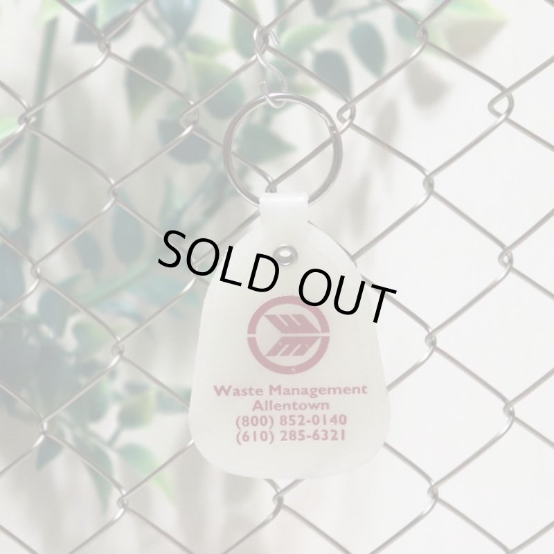 【蓄光・白】アメリカン雑貨USEDアドバタイジングキーホルダーWaste Management Allentown｜USA米国ヴィンテージノベルティキーチェーン