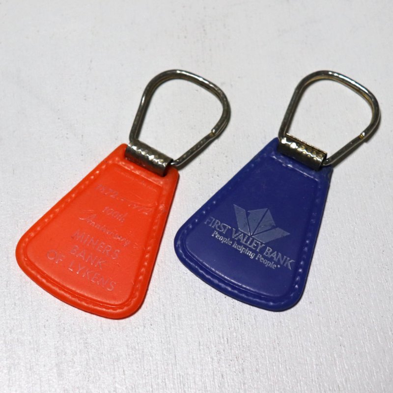 【青・A】アメリカン雑貨USEDアドバタイジングキーホルダーFIRST VALLEY BANK｜USA米国ヴィンテージノベルティキーチェーン