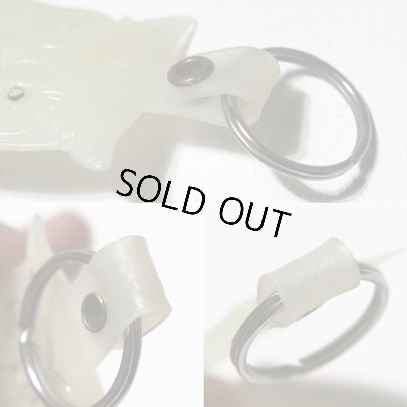 【白・蓄光】アメリカン雑貨USEDアドバタイジングキーホルダーWE GIVE A HOOT！｜USA米国ヴィンテージノベルティキーチェーン