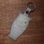 【白・蓄光】アメリカン雑貨USEDアドバタイジングキーホルダーWE GIVE A HOOT！｜USA米国ヴィンテージノベルティキーチェーン
