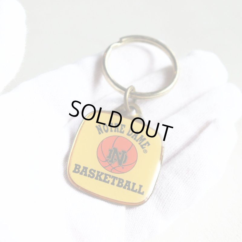 アメリカン雑貨|USAコレクティブルキーホルダーNOTRE DAME BASKETBALL・ノートルダム大・バスケットボール・ノベルティ・チームキーリング