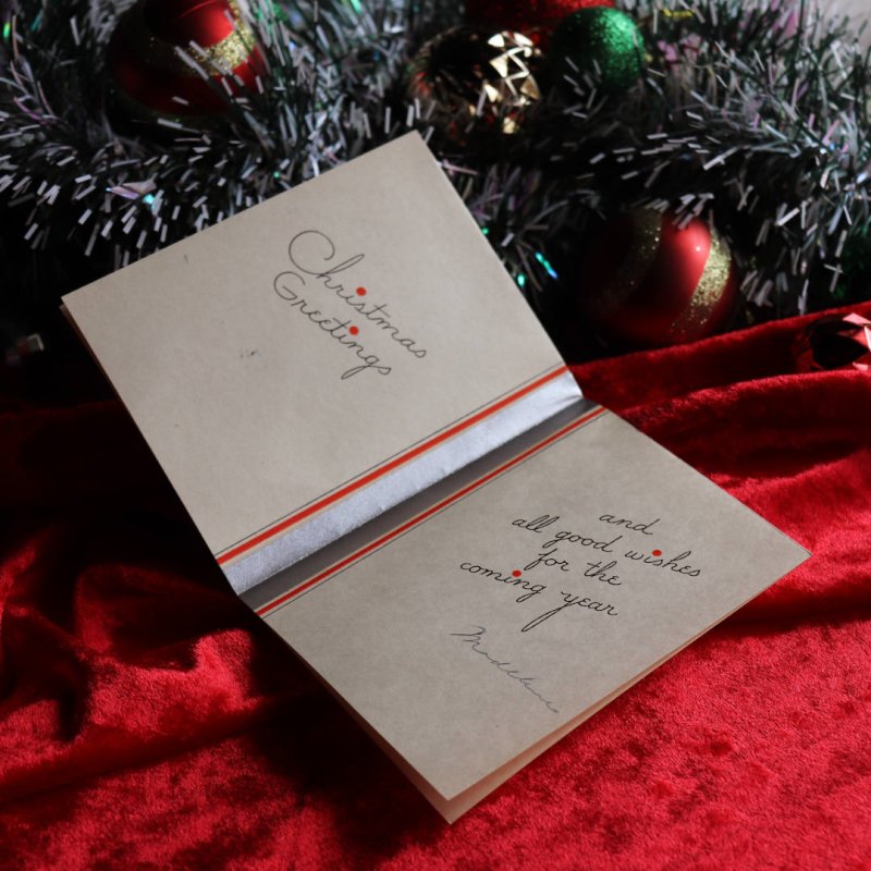 アンティーククリスマスカード紙もの|暖炉に飾り付けをする貴婦人ヴィンテージ1940年代