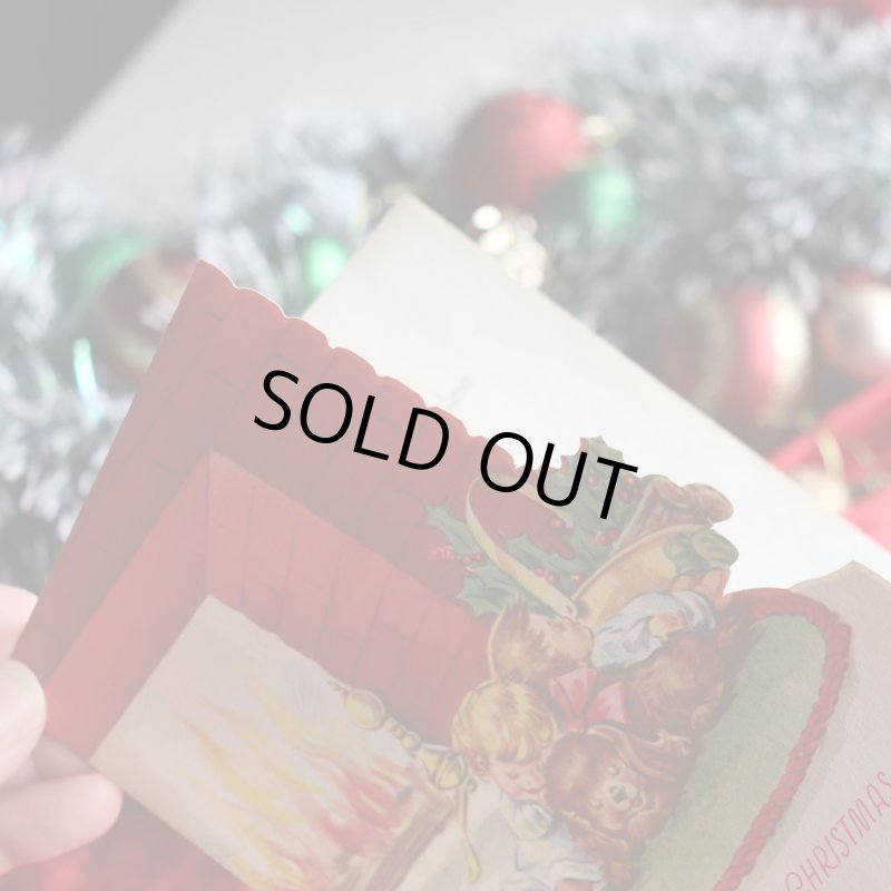 アンティーククリスマスカード紙もの｜暖炉の前でクリスマスの夢を見る子供と犬1940年代