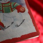 アンティーククリスマスカード紙もの｜スケートを楽しむ男の子と女の子のスノーマン1940年代