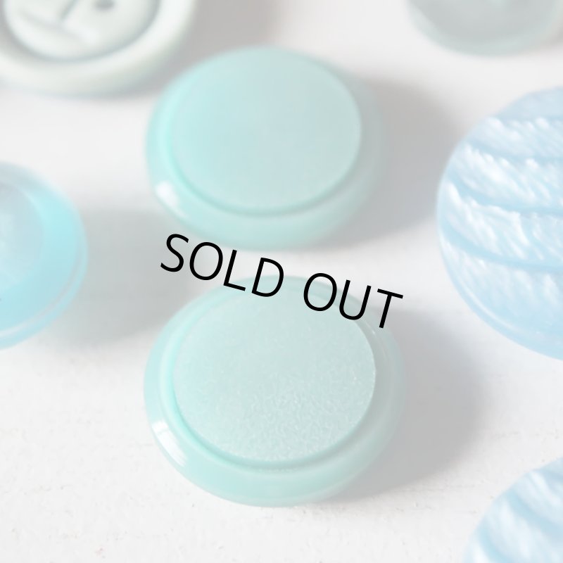 画像5: USAヴィンテージソーイングボタン水色｜プラスティック・ベークライト・ライトブルー28個 (5)