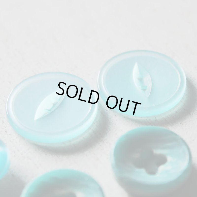 画像16: USAヴィンテージソーイングボタン水色｜プラスティック・ベークライト・ライトブルー28個 (16)