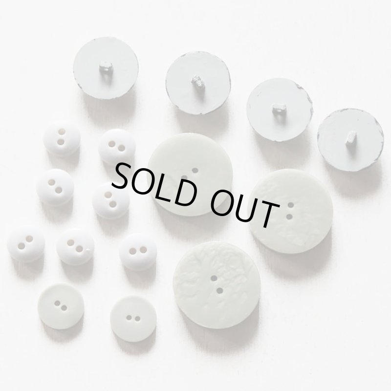 画像2: USAヴィンテージソーイングボタン・グレー｜プラスティック・ベークライト・灰色16個 (2)