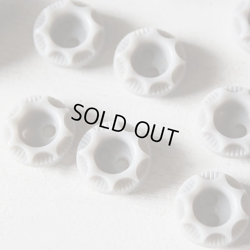 画像4: USAヴィンテージソーイングボタン・グレー｜プラスティック・ベークライト・灰色16個 (4)