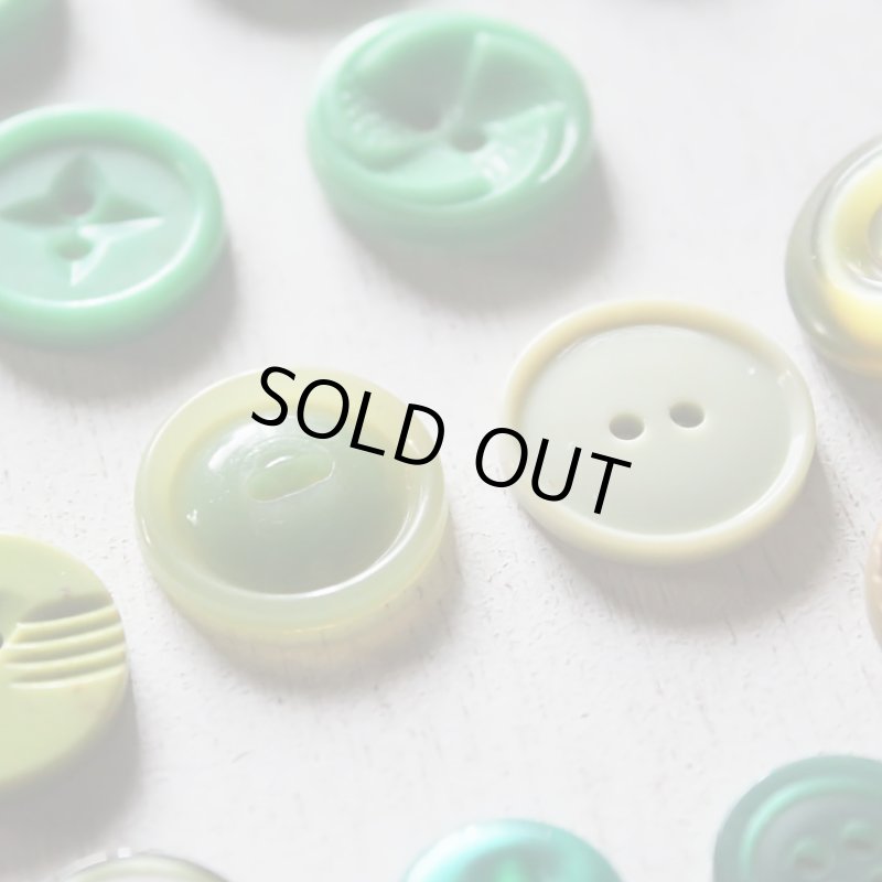 画像3: USAヴィンテージソーイングボタングリーン｜プラスティック・ベークライト・緑42個 (3)