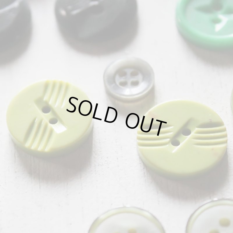 画像4: USAヴィンテージソーイングボタングリーン｜プラスティック・ベークライト・緑42個 (4)