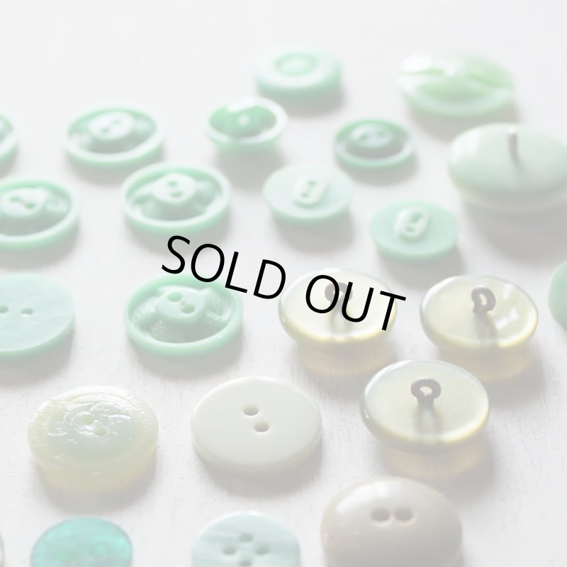 画像7: USAヴィンテージソーイングボタングリーン｜プラスティック・ベークライト・緑42個 (7)