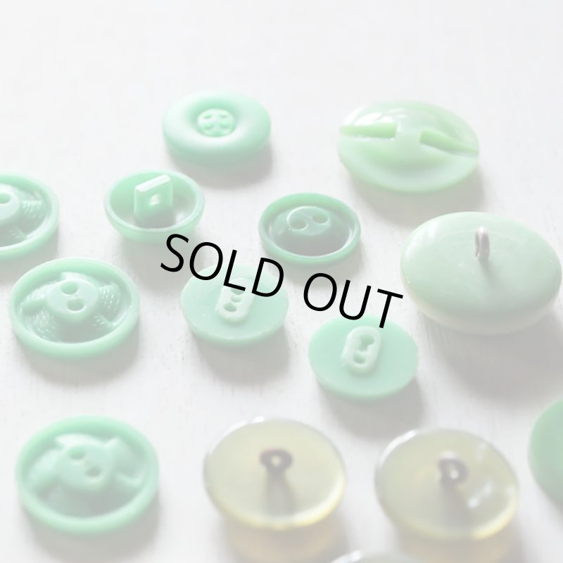画像8: USAヴィンテージソーイングボタングリーン｜プラスティック・ベークライト・緑42個 (8)