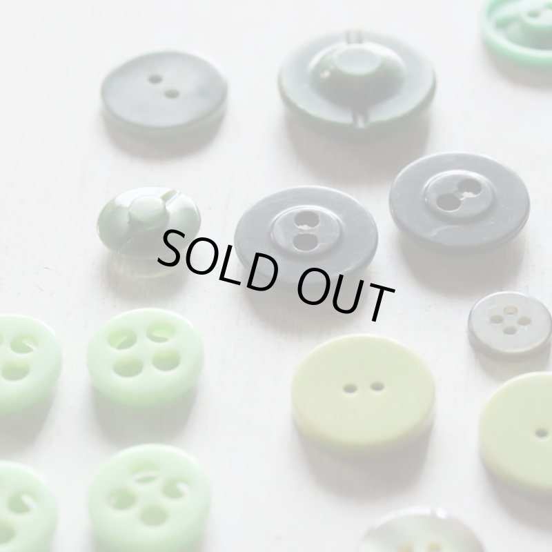 画像9: USAヴィンテージソーイングボタングリーン｜プラスティック・ベークライト・緑42個 (9)