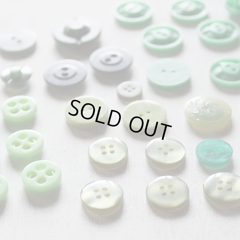 画像10: USAヴィンテージソーイングボタングリーン｜プラスティック・ベークライト・緑42個 (10)