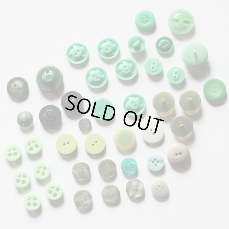 画像2: USAヴィンテージソーイングボタングリーン｜プラスティック・ベークライト・緑42個 (2)