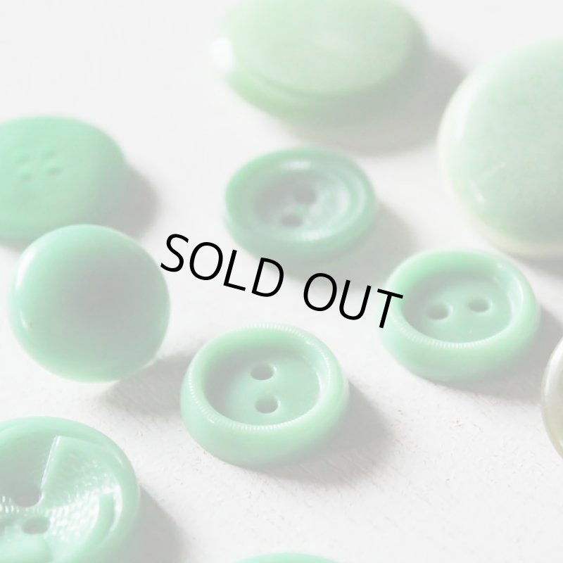 画像16: USAヴィンテージソーイングボタングリーン｜プラスティック・ベークライト・緑42個 (16)