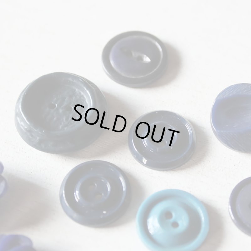 画像14: USAヴィンテージソーイングボタンブルー｜プラスティック・ベークライト・青紺29個 (14)