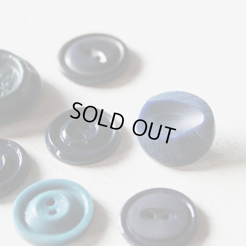 画像15: USAヴィンテージソーイングボタンブルー｜プラスティック・ベークライト・青紺29個 (15)