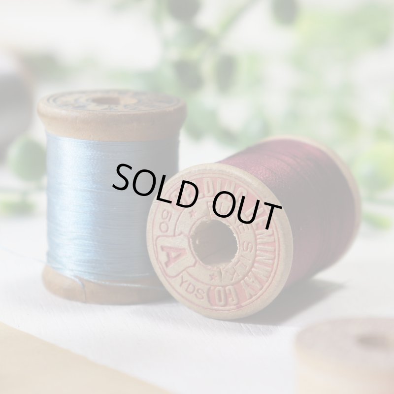 【2個セット】USAヴィンテージ木製スプール糸巻きWood Spool・赤＆水色｜シルク糸・アンティークソーイング雑貨・刻印・印字・裁縫