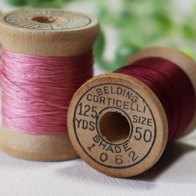 画像2: 【2個セット】USAヴィンテージ木製スプール糸巻きBelding Corticelli Wood Spool・赤ピンク｜コットン糸・アンティークソーイング裁縫雑貨