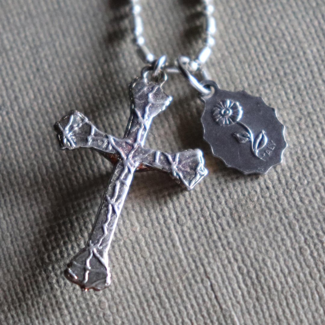 イタリアヴィンテージキリスト教ネックレスファチマの聖母マリアマリーゴールドのメダイ・十字架クロス
